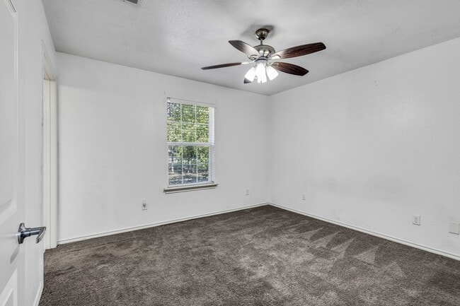 Building Photo - 211 Caddo St