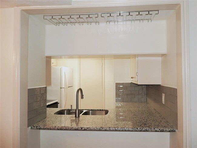 Building Photo - 6429 Bayou Glen Rd