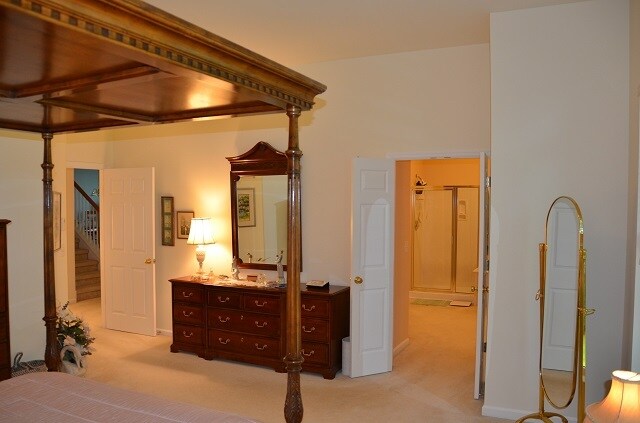 Building Photo - 2003 Izard Ct