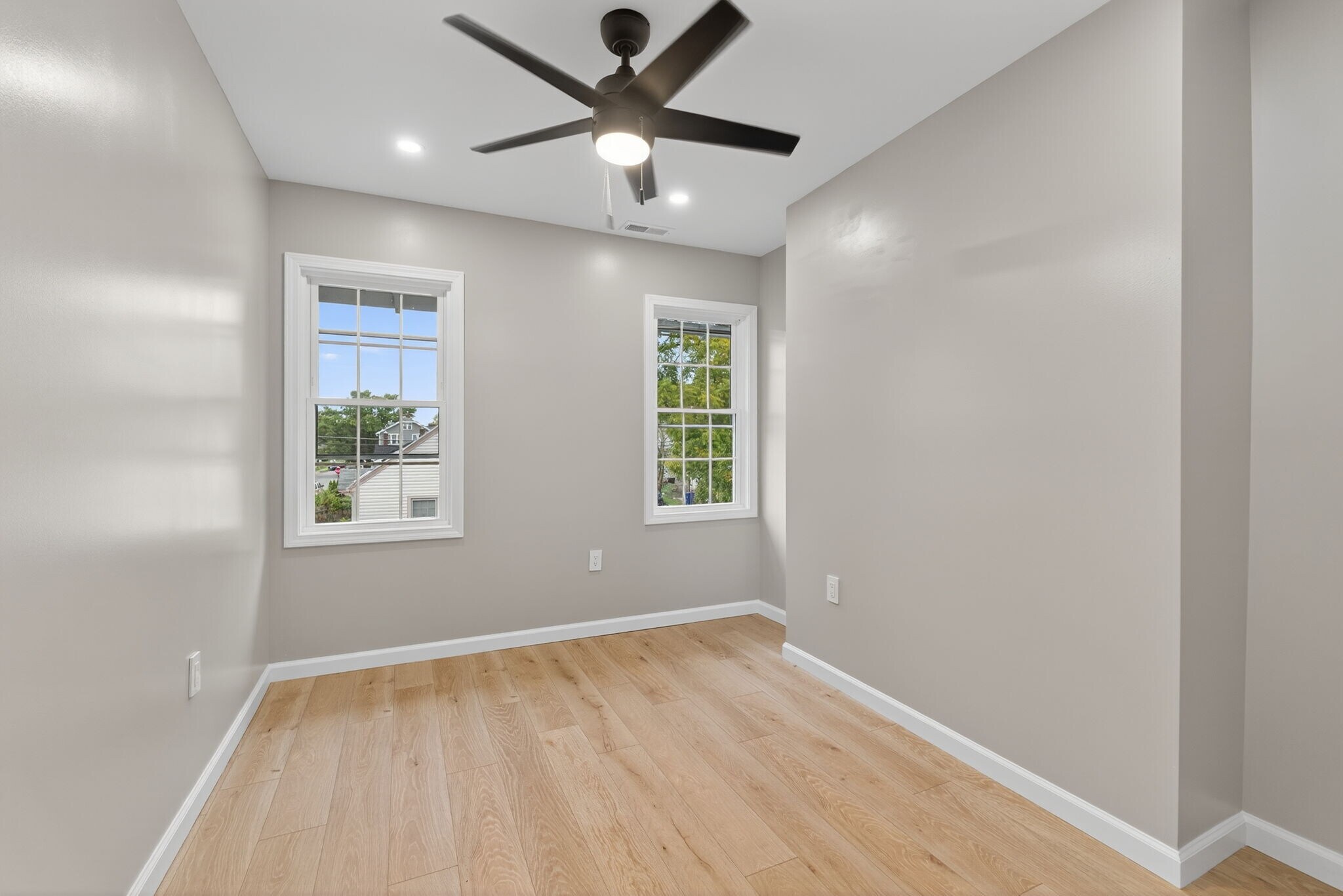 Building Photo - 1123-1125 S Ohio Ave