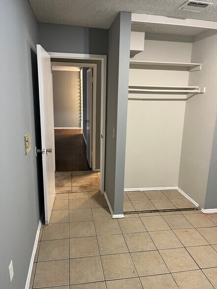 Building Photo - 12315 Constitution St