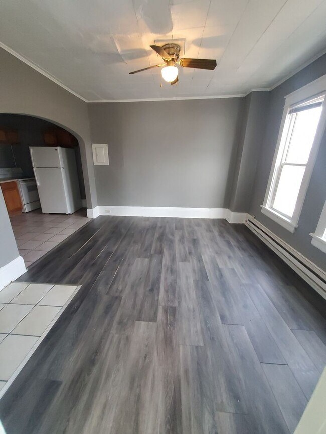 Building Photo - 2002 57th St