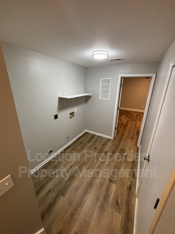 Building Photo - 1424 Applegate Ct