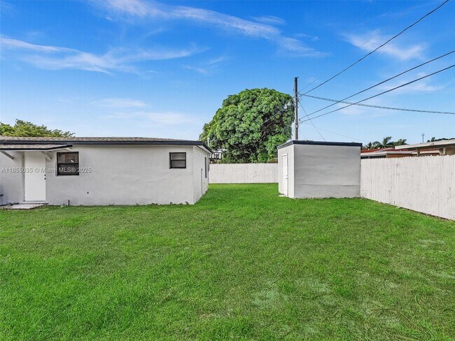 Building Photo - 19021 NW 23rd Ct