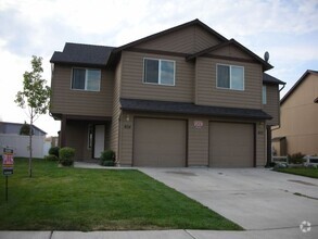 Building Photo - l802-l804