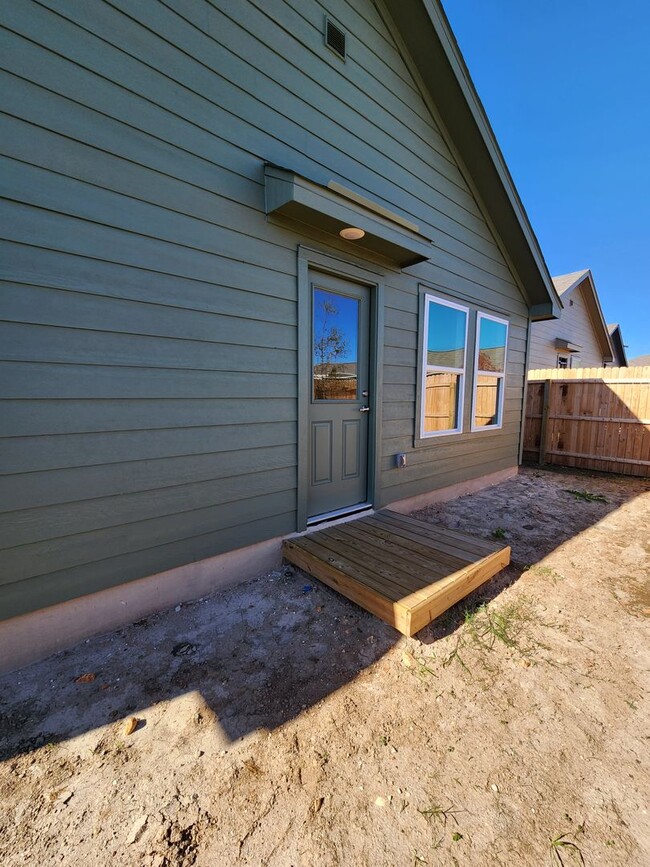 Building Photo - SA- Texas A&M Area / Vida Subdivision