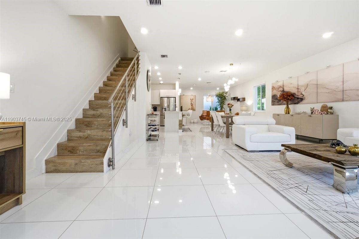 Building Photo - 6611 NW 102nd Path