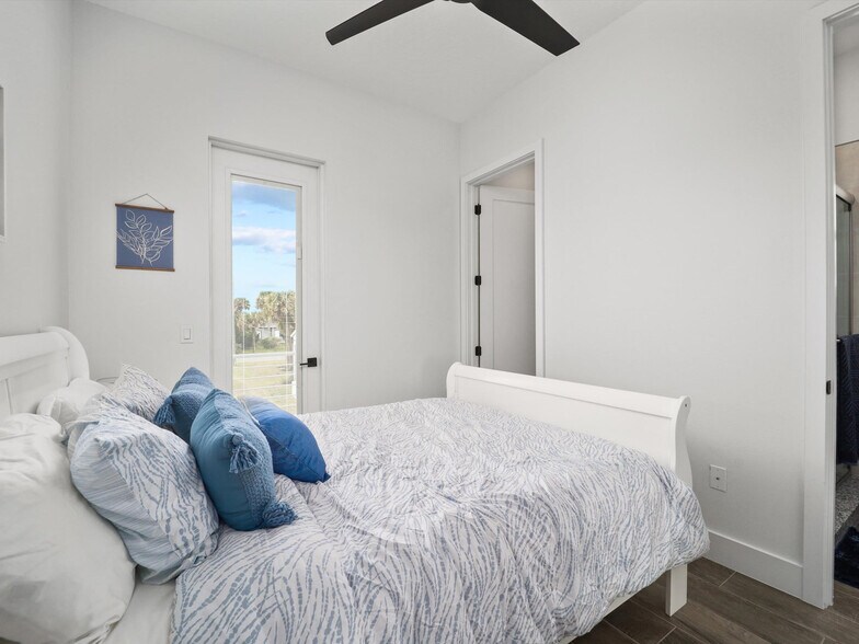 Building Photo - 705 North Oceanshore Boulevard-SI FL2-ID1051619P