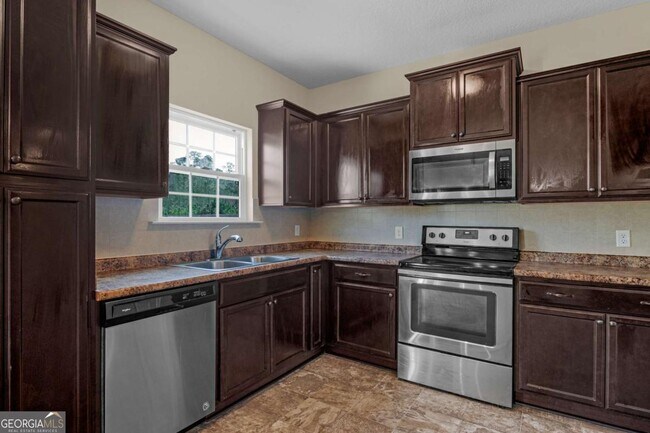 Building Photo - 469 Archie Way