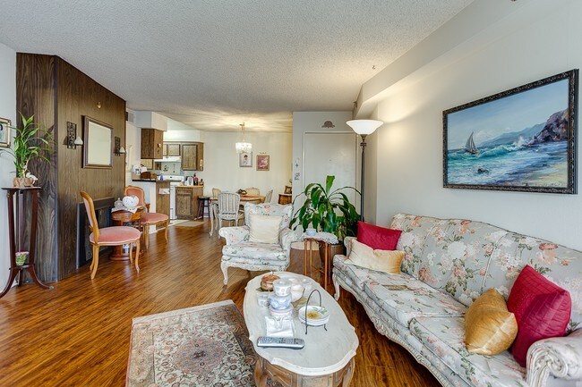 Interior Photo - Cedar Regency