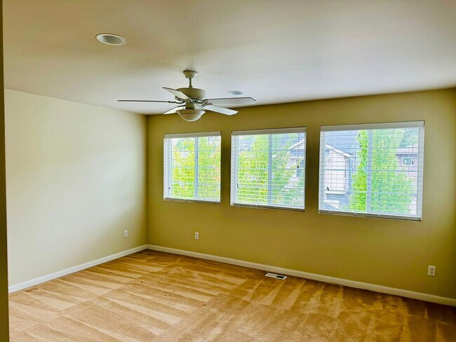 Building Photo - Beautiful 3 bed Home in Bothell in sought after Kings corner community!!