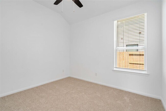 Building Photo - 6611 Canary Knl Ct