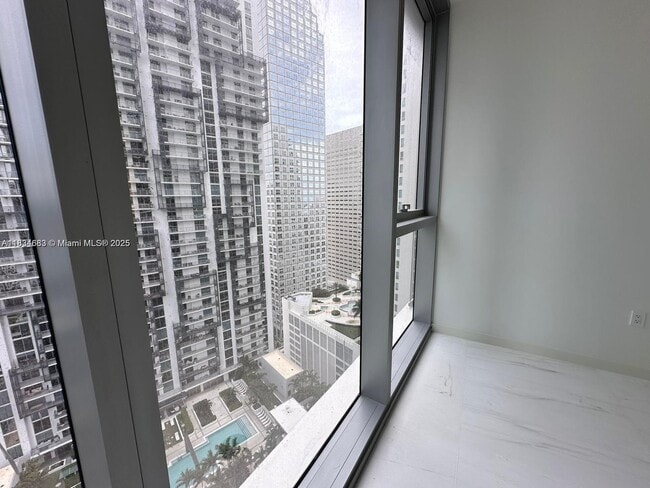 Building Photo - 300 Biscayne Blvd Way