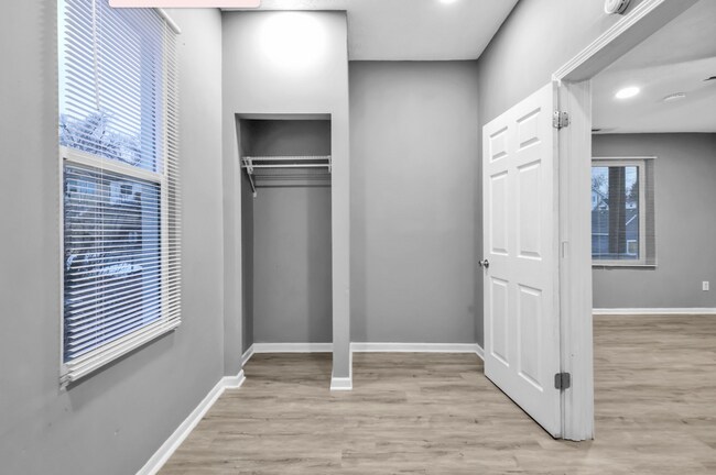 Building Photo - 1911 S 14th St