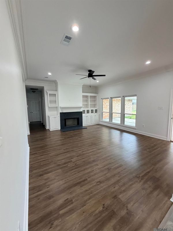 Building Photo - 15814 Woodwick Ave