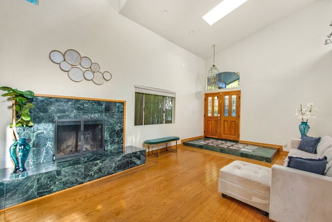 Building Photo - 34507 Camino El Molino