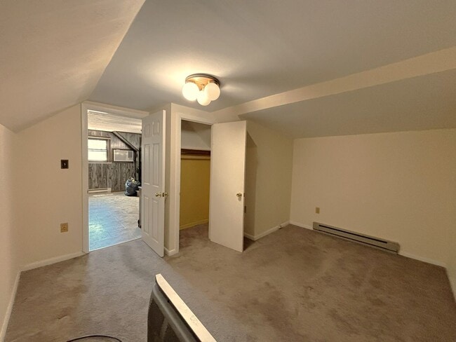 Building Photo - MOVE IN SPECIAL! 3-Bedroom Home in Parklan...