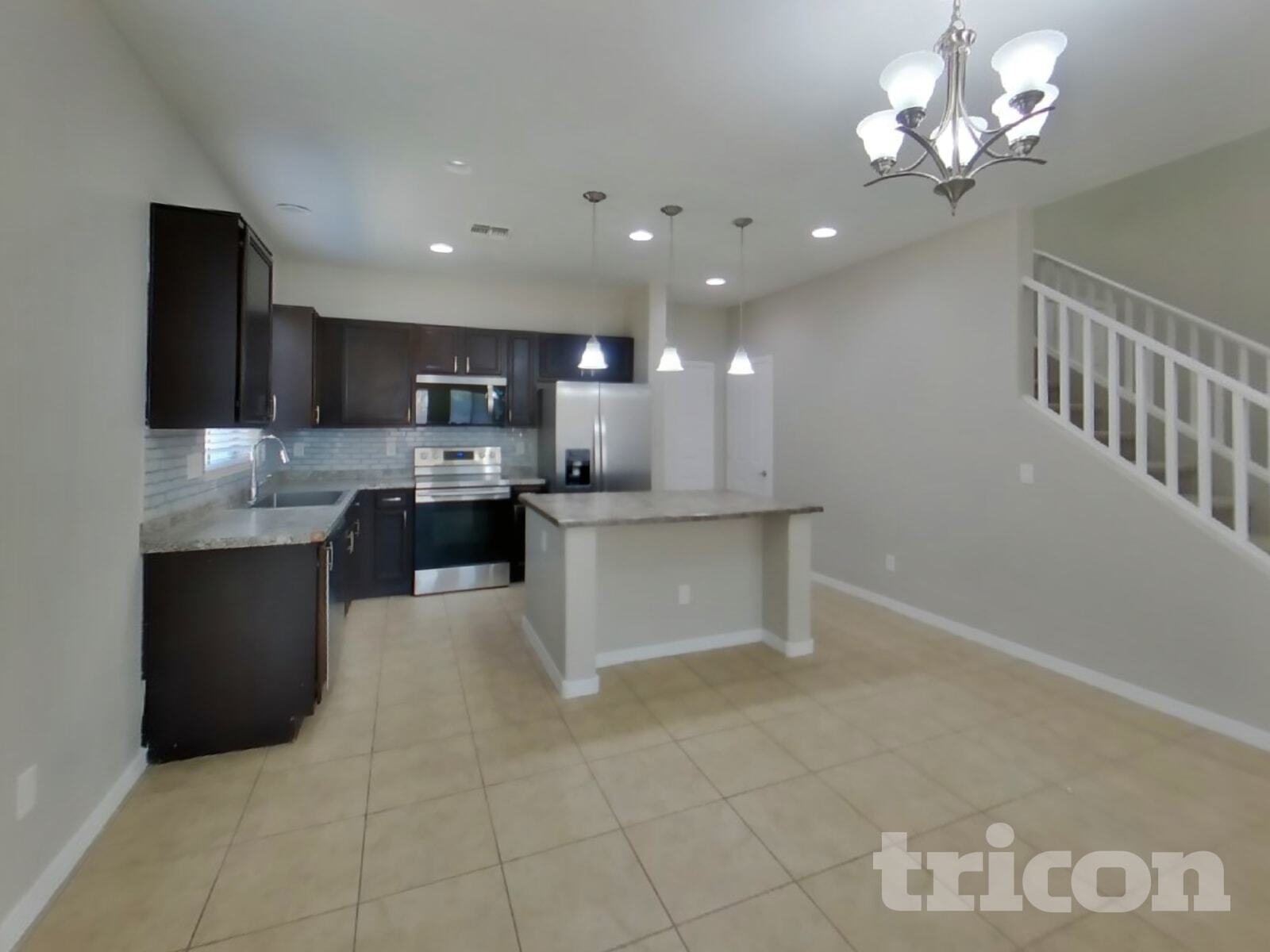 Building Photo - 819 W Dana Dr