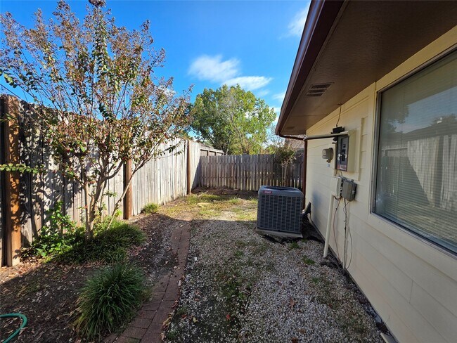 Building Photo - 12830 Careywood Dr