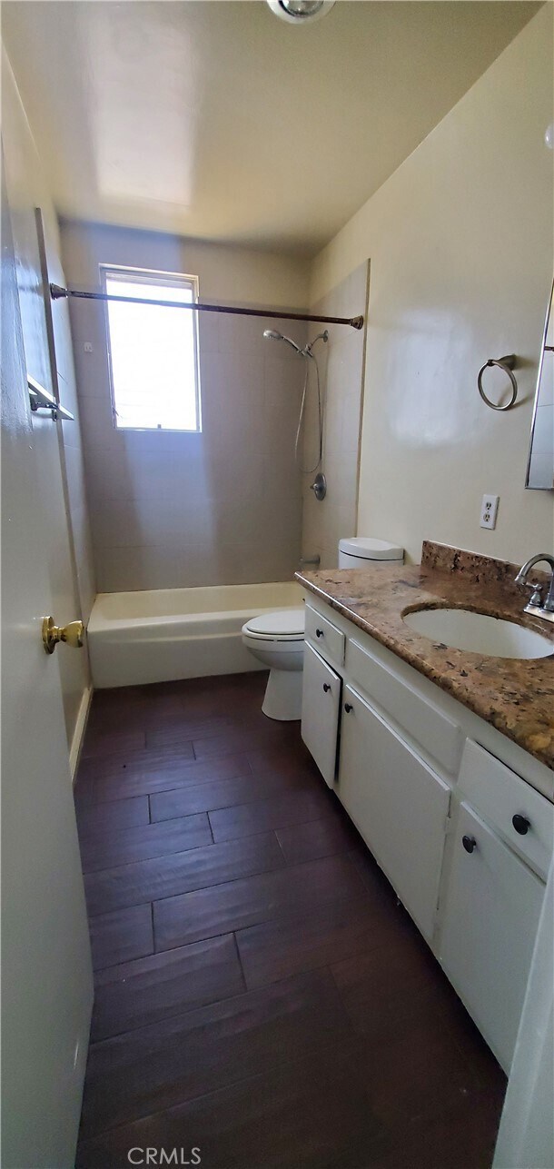 Building Photo - 1815 Locust Ave