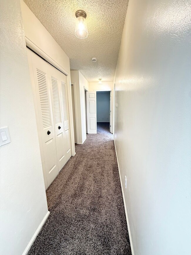 Building Photo - 8460 Everett Way