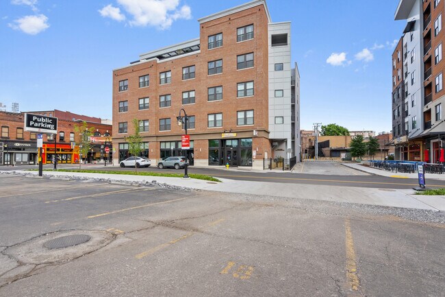 Building Photo - 115 Willow Ave