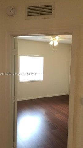 Building Photo - 1103 Golden Lakes Blvd