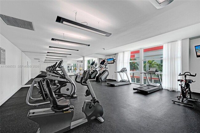 Building Photo - 350 NE 24th St