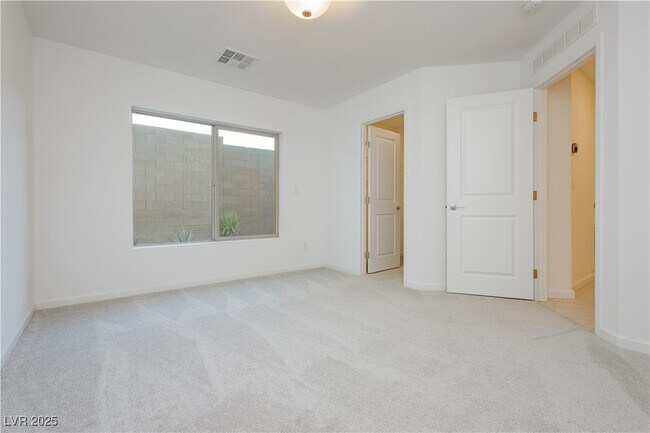Building Photo - 7977 Mountain Lilac St