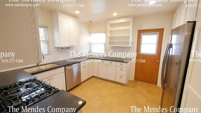 Building Photo - 933 Temple St