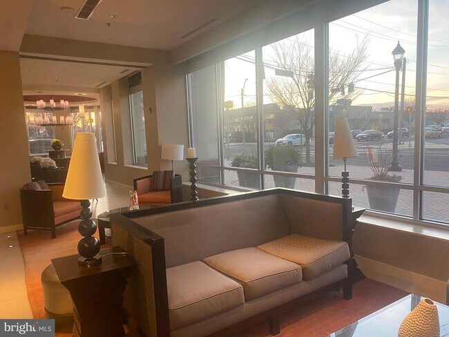 Building Photo - 5750 Bou Ave