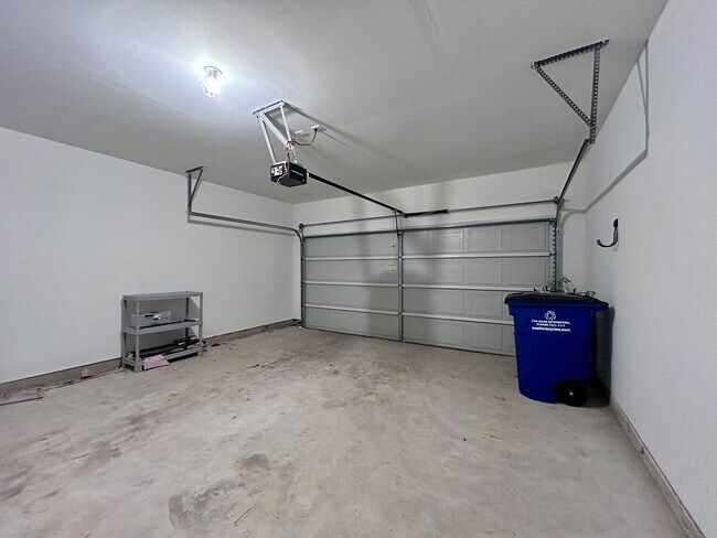 Building Photo - 9117 Southwick Dr