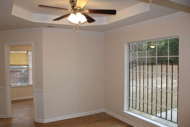 Building Photo - 3 Bedroom 2 Bath W/Bonus South Augusta!