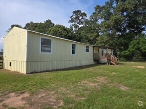 Building Photo - 16215 Southern Pines Dr