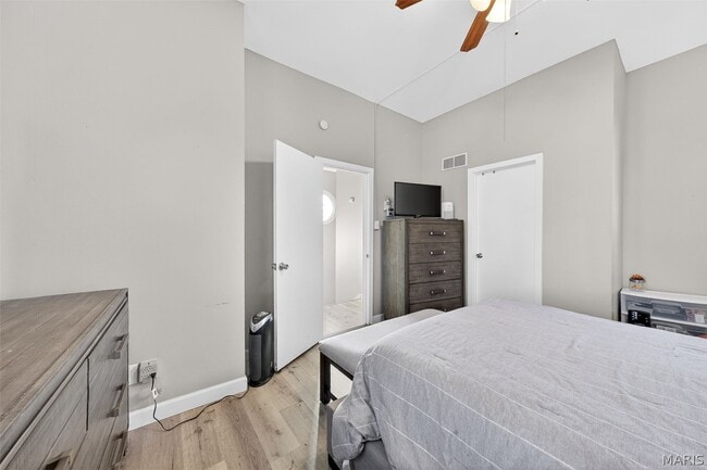 Building Photo - 28 Columbus Square Dr