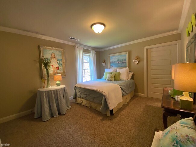 Building Photo - 3 br, 2.5 bath Townhome - 4618 Cotswold Lane