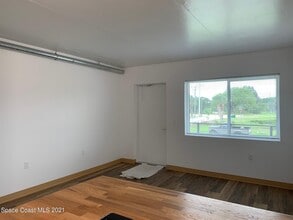 Building Photo - 2421 Stone St