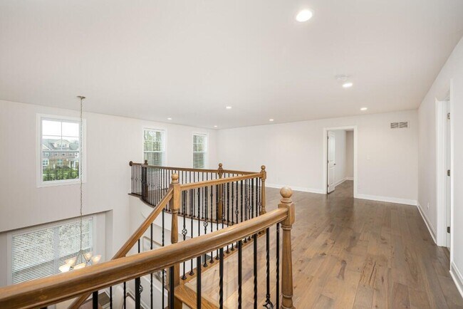 Building Photo - 3000 N Spurway Dr