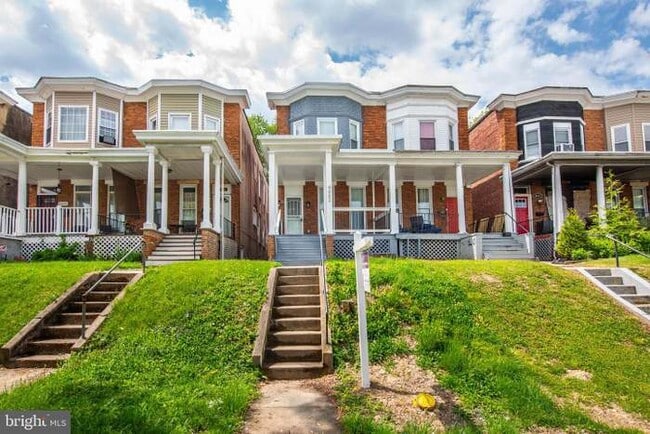 Building Photo - 4662 Kernwood Ave