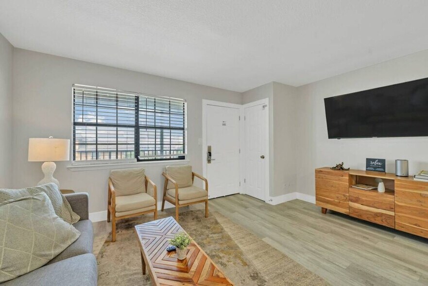 Building Photo - 312 Bream Ave