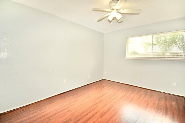 Building Photo - 2331 Stillmeadow Dr