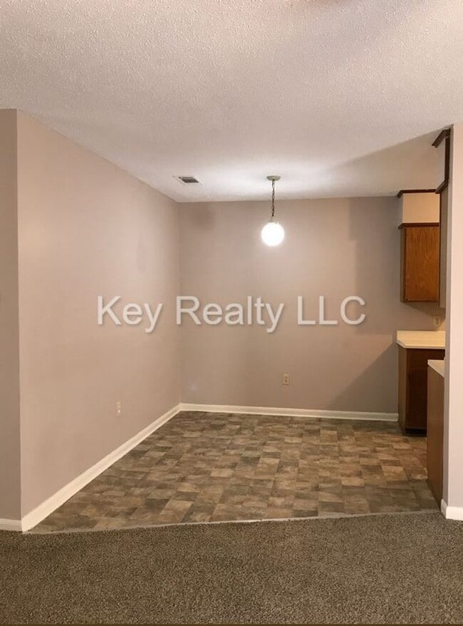 Building Photo - 602 - A Gary K - Pineville