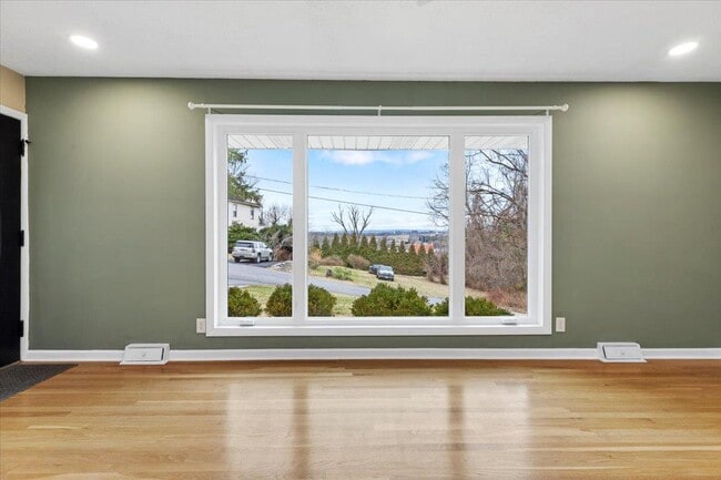 Building Photo - 100 9th Ave