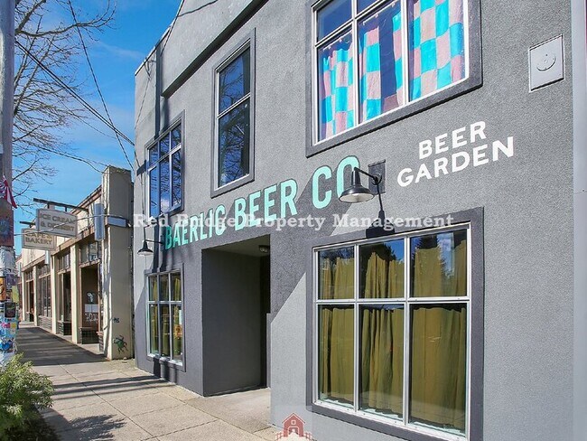 Building Photo - 5022 NE 23rd Ave
