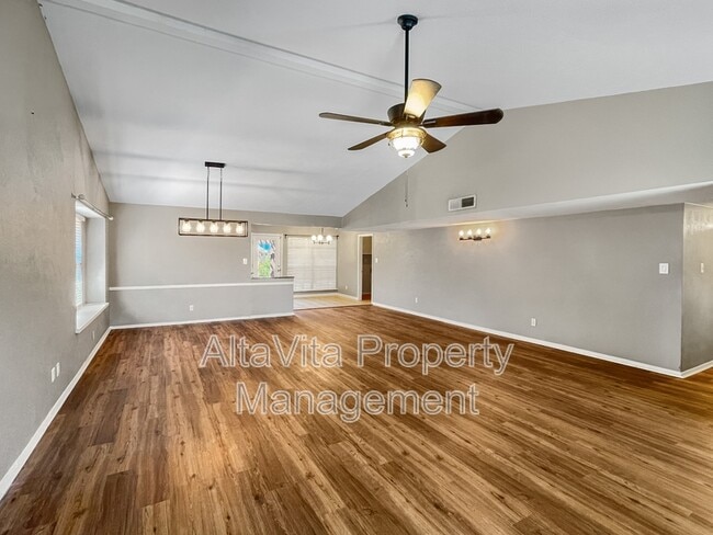 Building Photo - 4213 Avon Ct