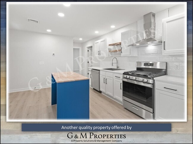 Building Photo - Fully Furnished 2-Bedroom Rental - Walk to Strong Hospital!