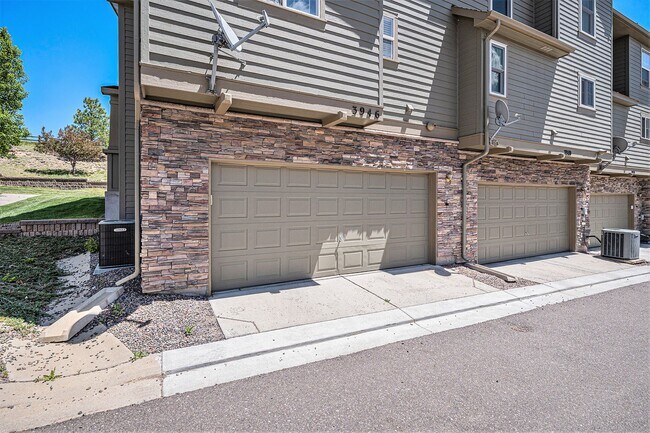 Building Photo - Spacious 3 bedroom in the heart of Castle Rock!