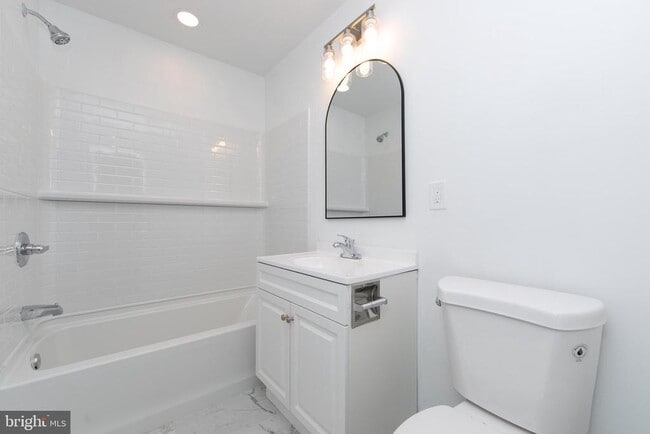 Building Photo - 32 Willis Ave