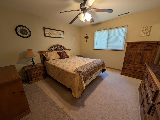 Building Photo - Gorgeous large Clarkston Heights duplex