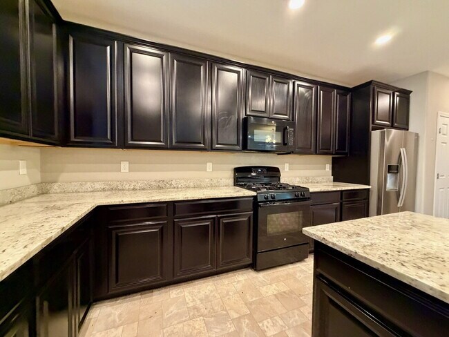 Building Photo - TWO STORY 3 BED 2.5 BATH HOME WITH SOLAR.